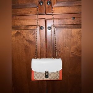 Lane Shoulder Bag In Blocked Signature Canvas